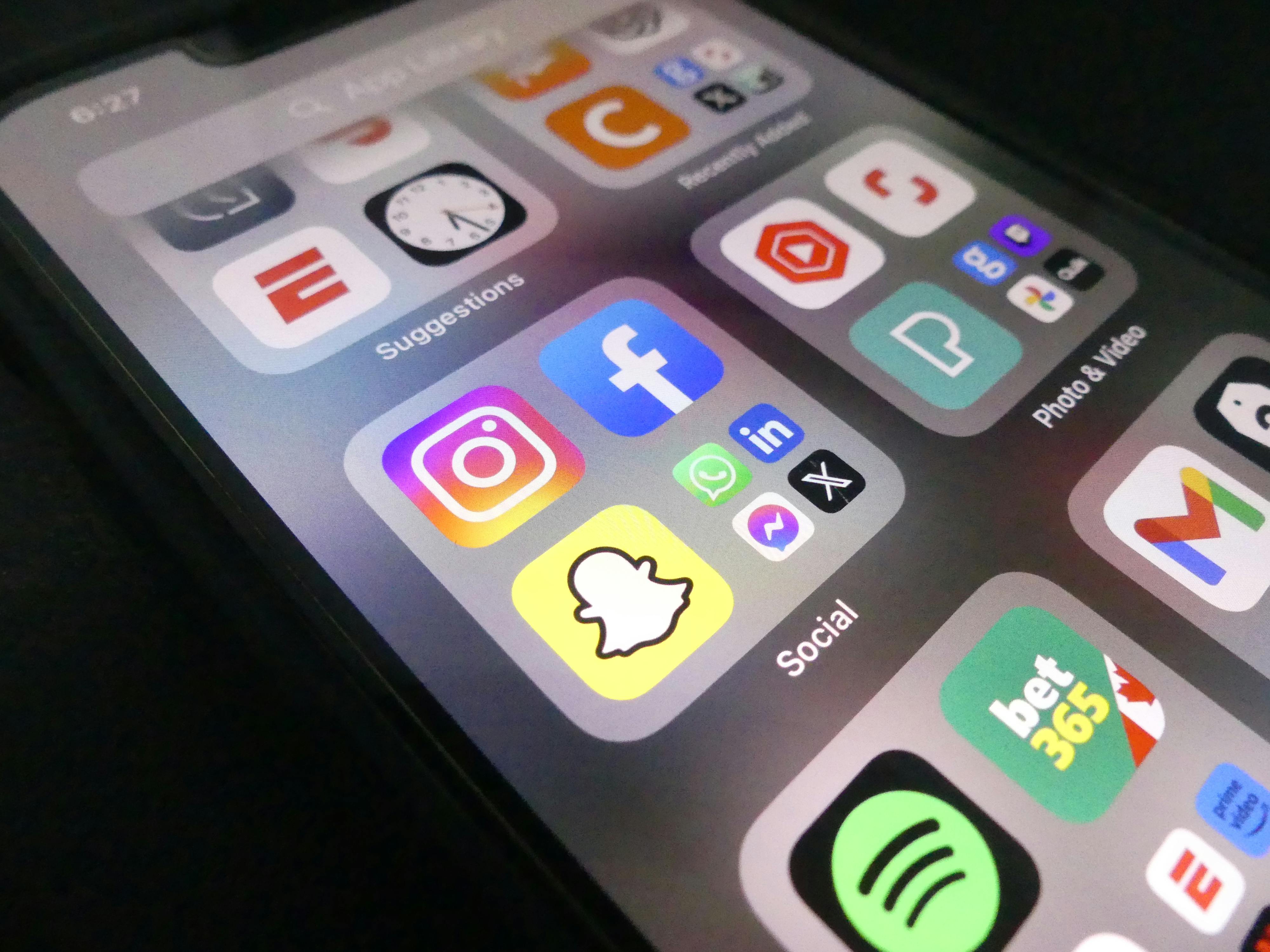インスタグラムフォロワー買うなら安全なサービスが必須